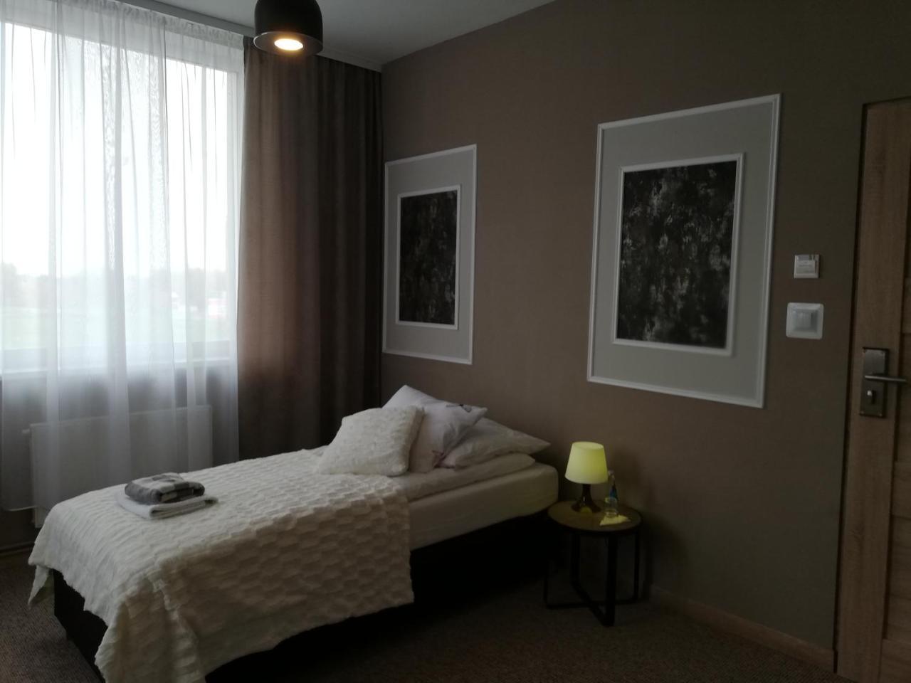 Pokoje Goscinne 30Stka Leczna Extérieur photo